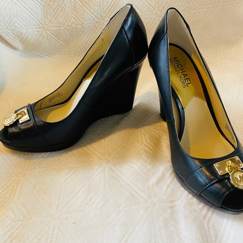 Michael Kors black wedges size 6